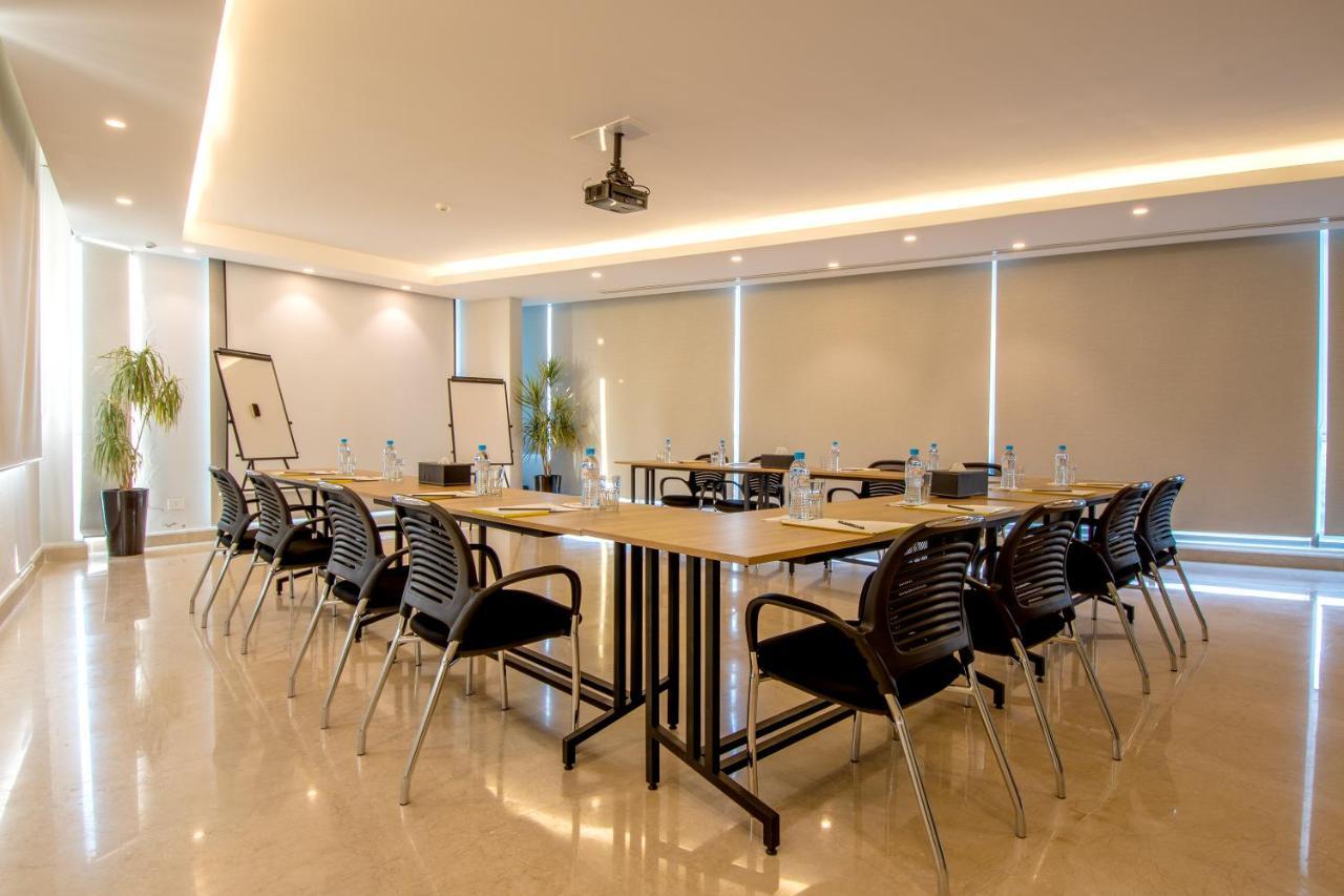 The Ray Hotel And Studios Beirut Esterno foto