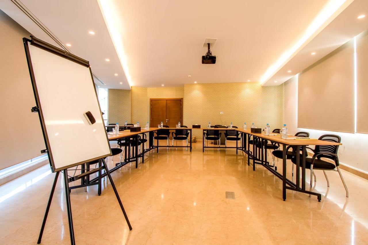 The Ray Hotel And Studios Beirut Esterno foto