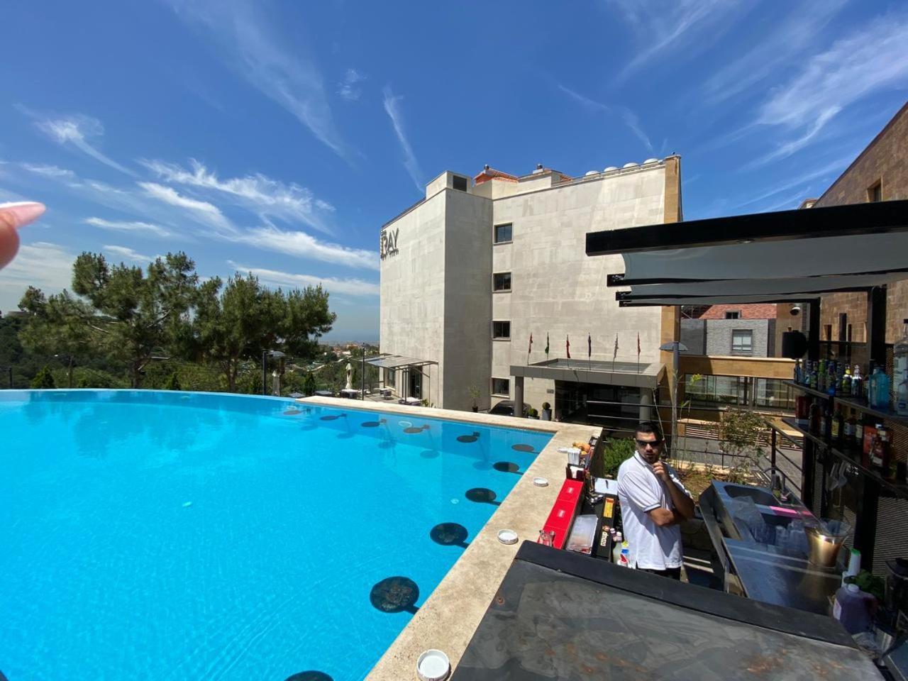 The Ray Hotel And Studios Beirut Esterno foto