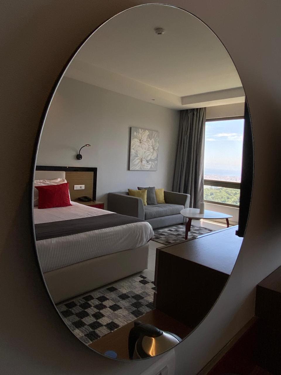 The Ray Hotel And Studios Beirut Esterno foto