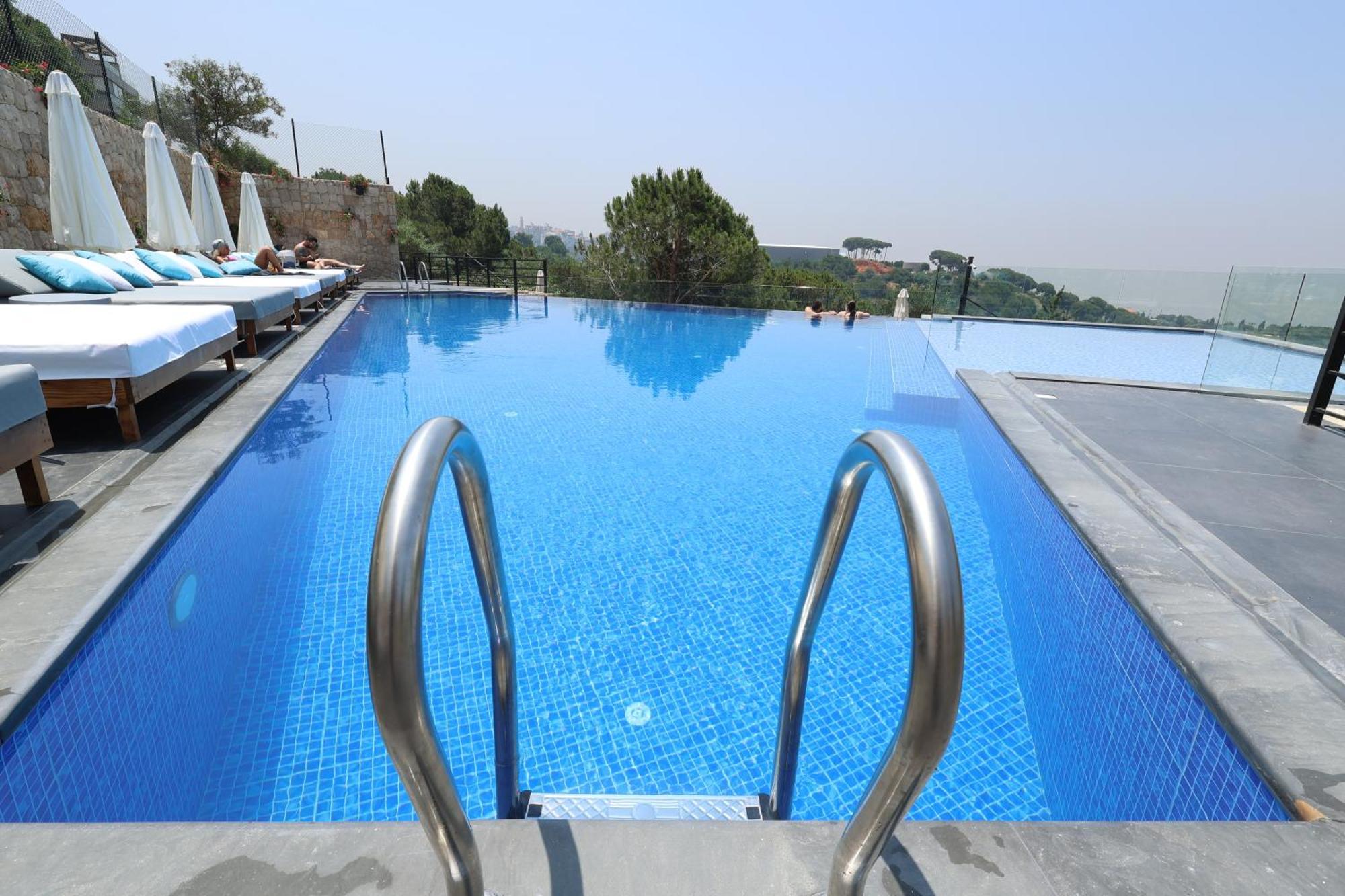 The Ray Hotel And Studios Beirut Esterno foto