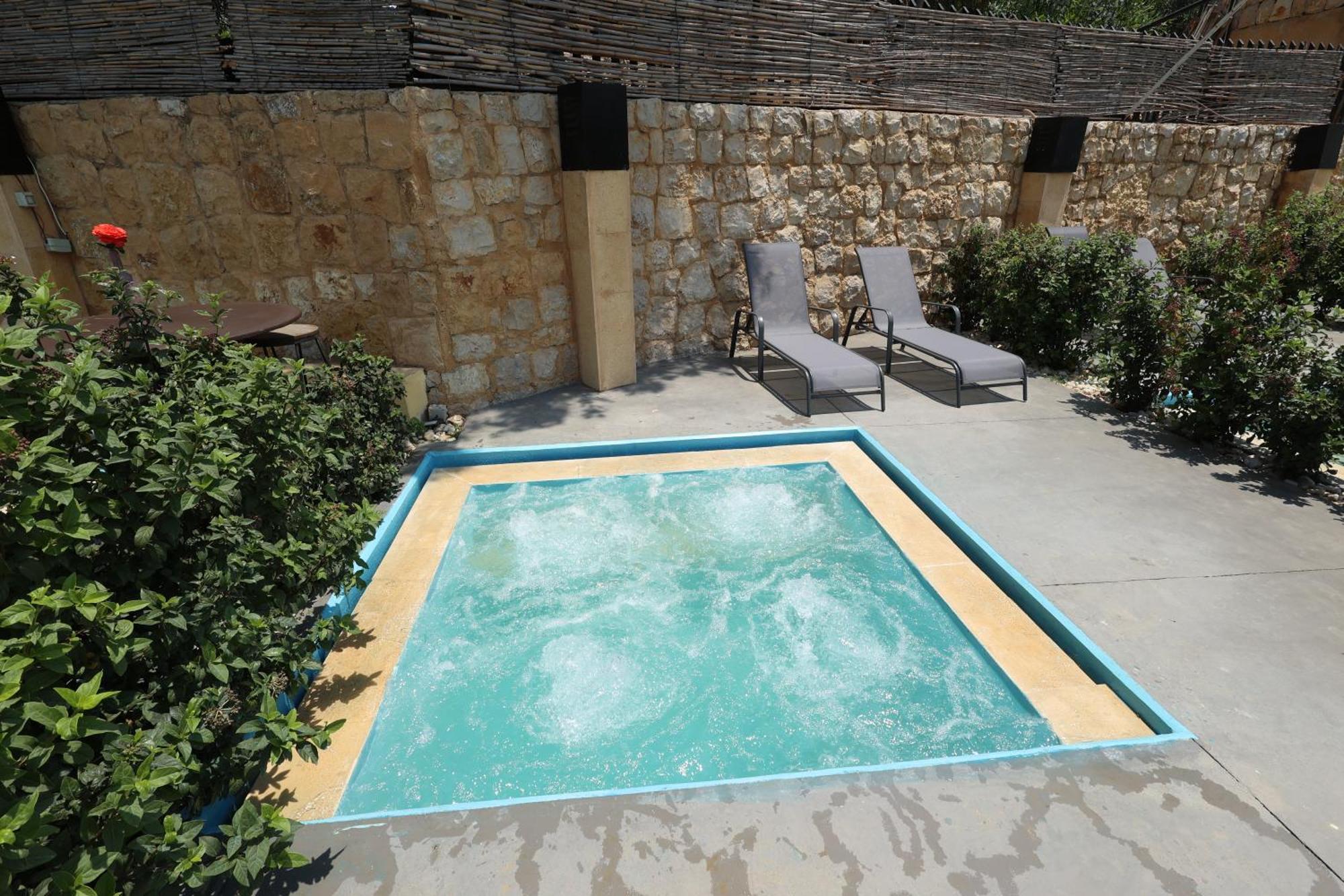 The Ray Hotel And Studios Beirut Esterno foto